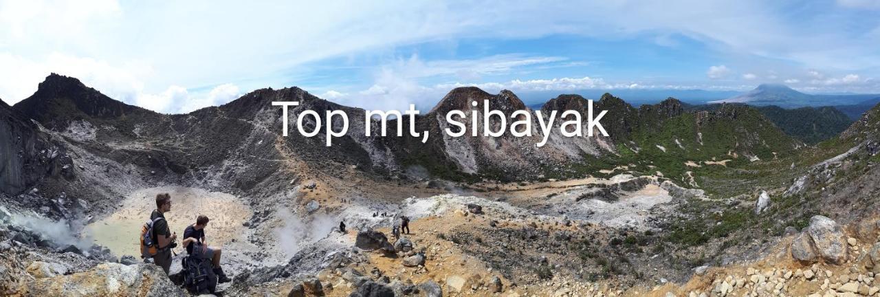 Sapo Karo Rest House Берастагі Екстер'єр фото